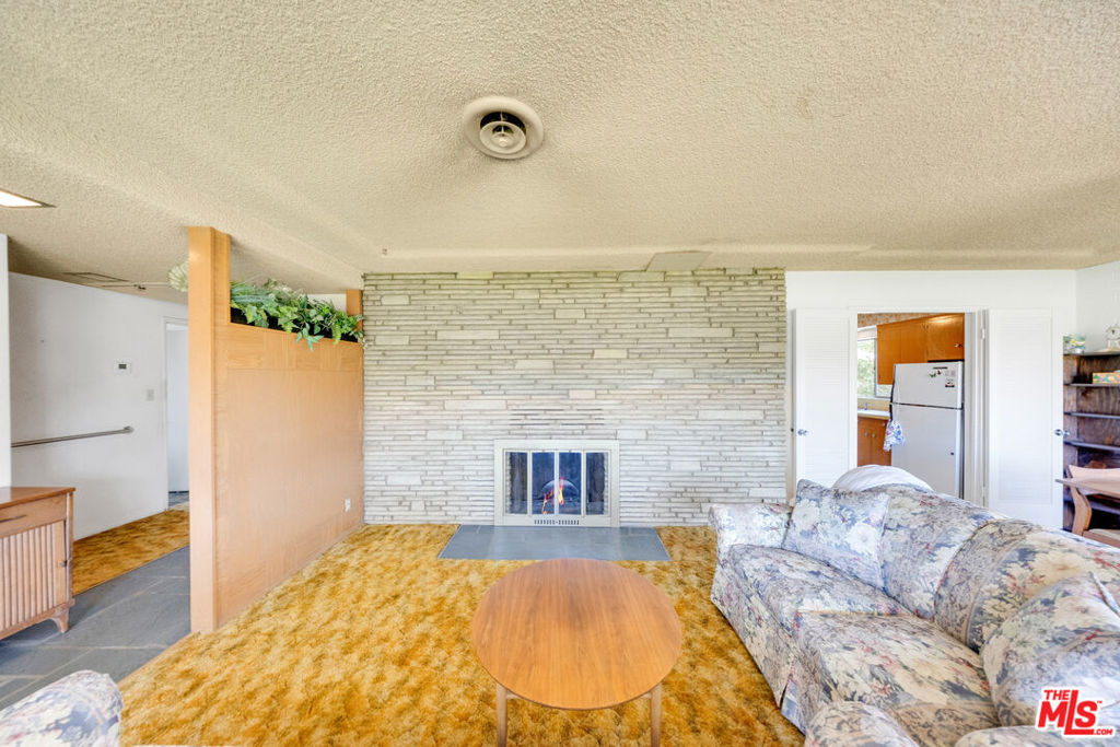635 Ramona Avenue Property Photo 14