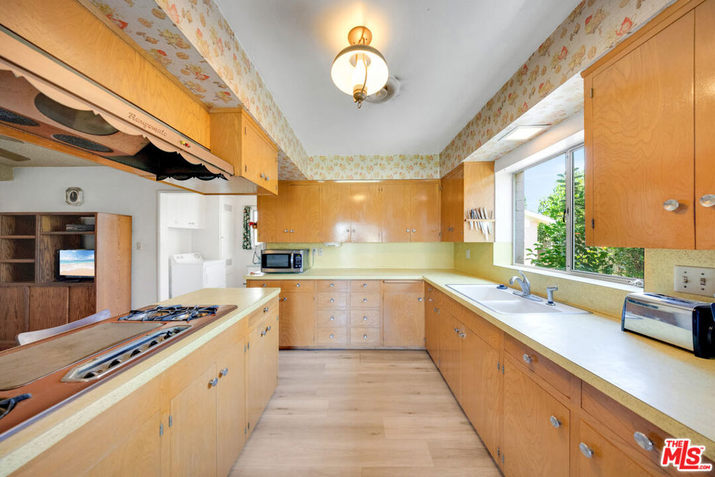 635 Ramona Avenue Property Photo 25