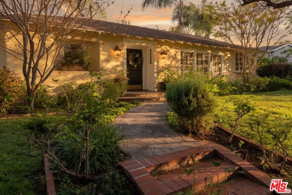 13166 Valley Vista Boulevard Property Photo 3