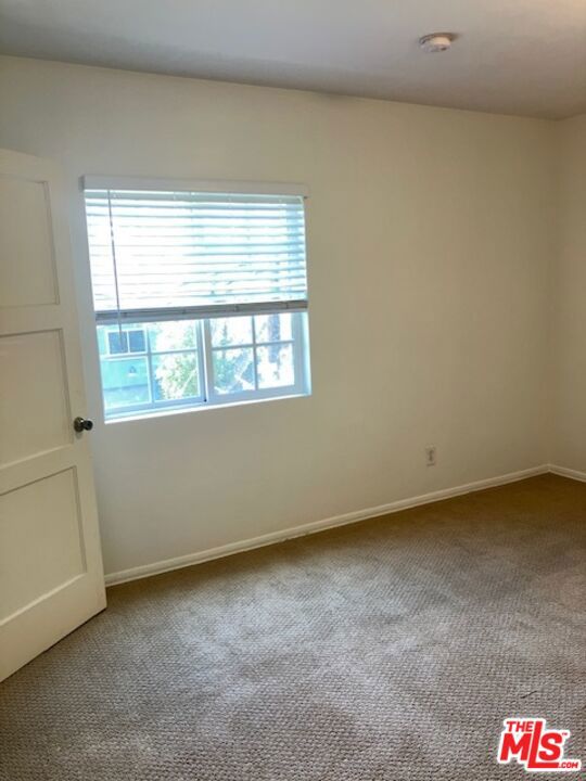 401 N Van Ness Avenue 3 Property Photo 12