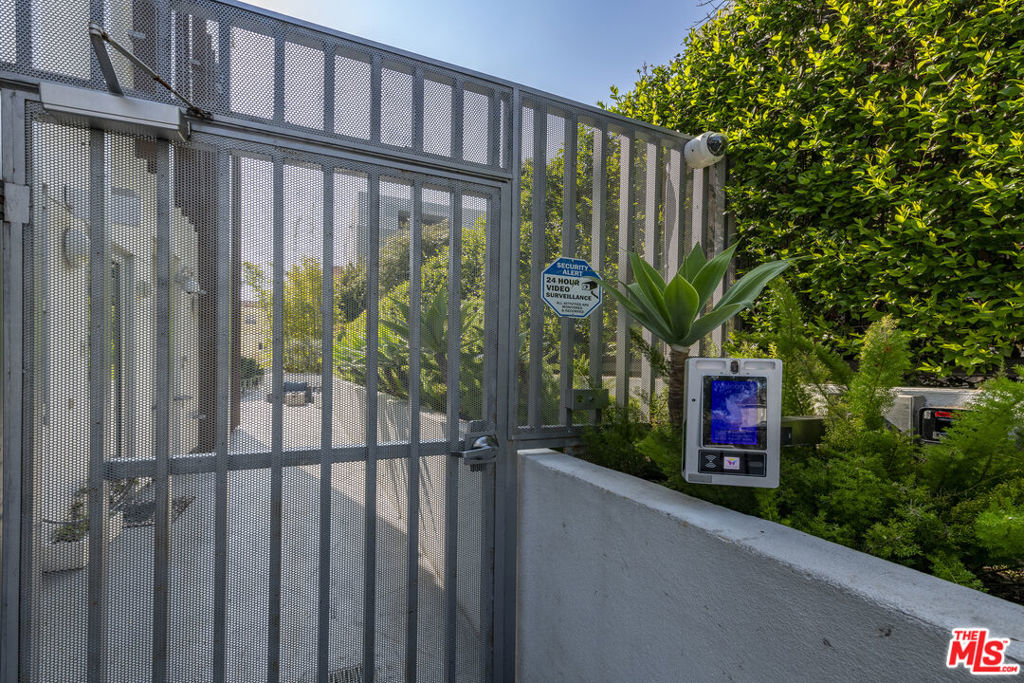 1345 Havenhurst Drive 15 Property Photo 3