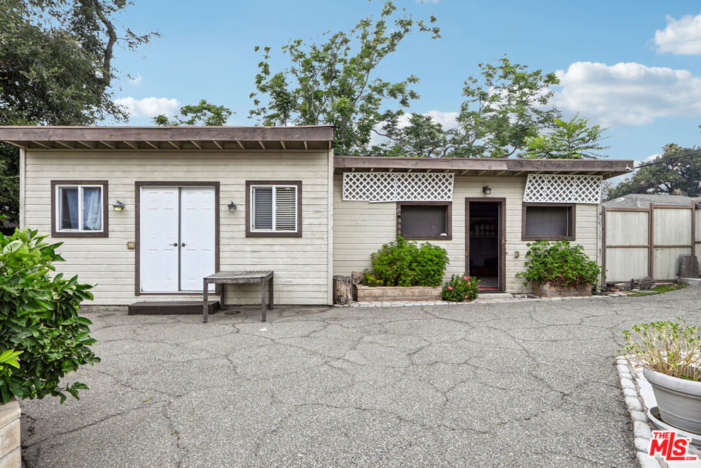 2717 Los Robles Road Property Photo 5