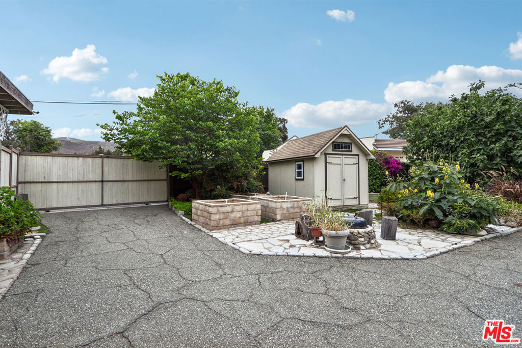 2717 Los Robles Road Property Photo 6