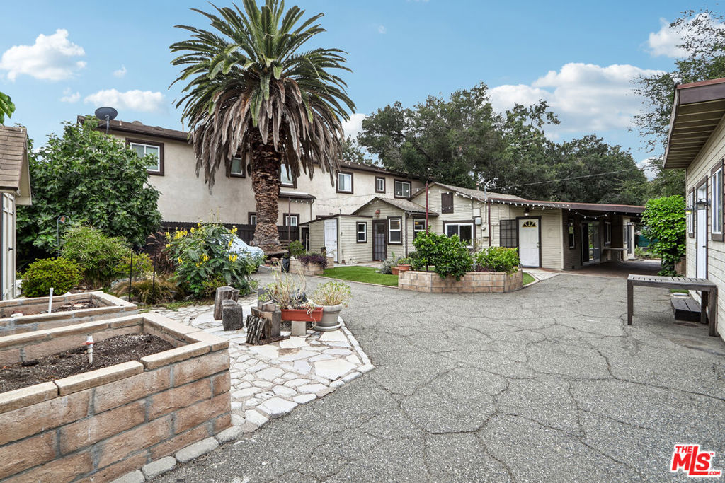 2717 Los Robles Road Property Photo 7