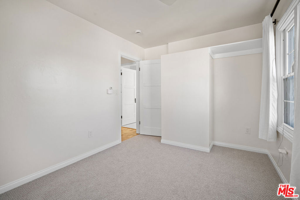 819 S Crestmoore Place Property Photo 33
