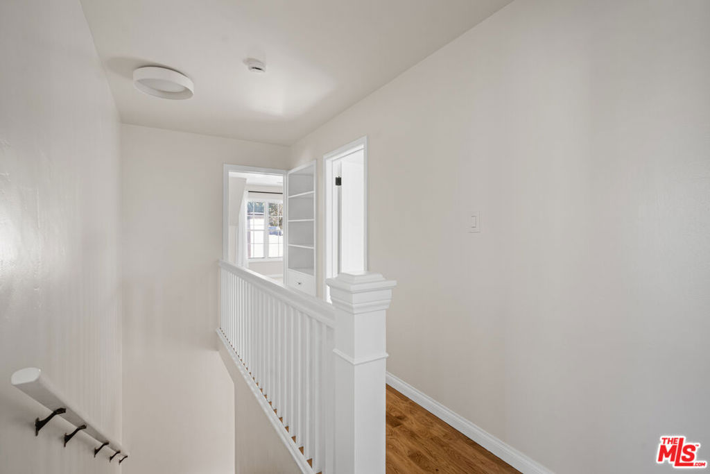 819 S Crestmoore Place Property Photo 34