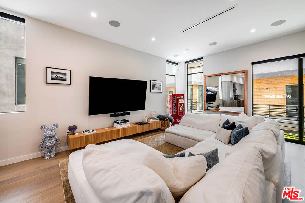 4425 Studio Place Property Photo 11