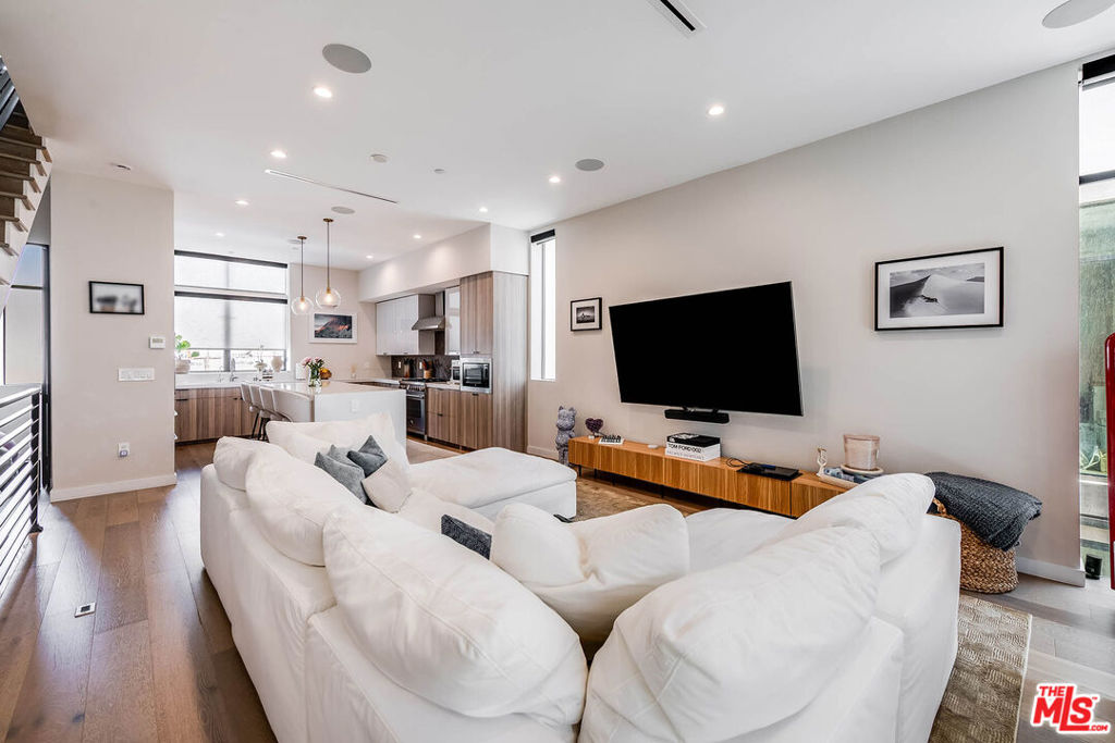 4425 Studio Place Property Photo 12