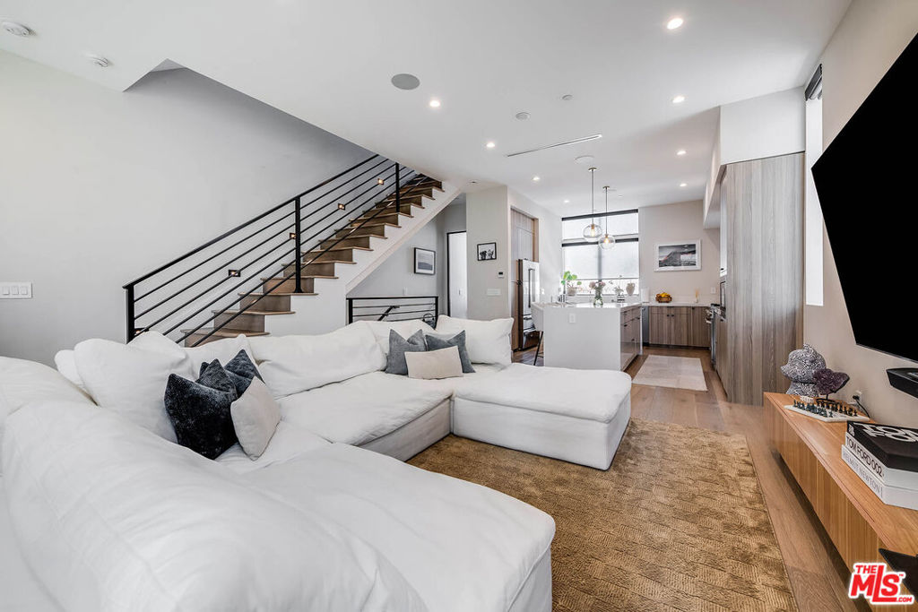 4425 Studio Place Property Photo 13