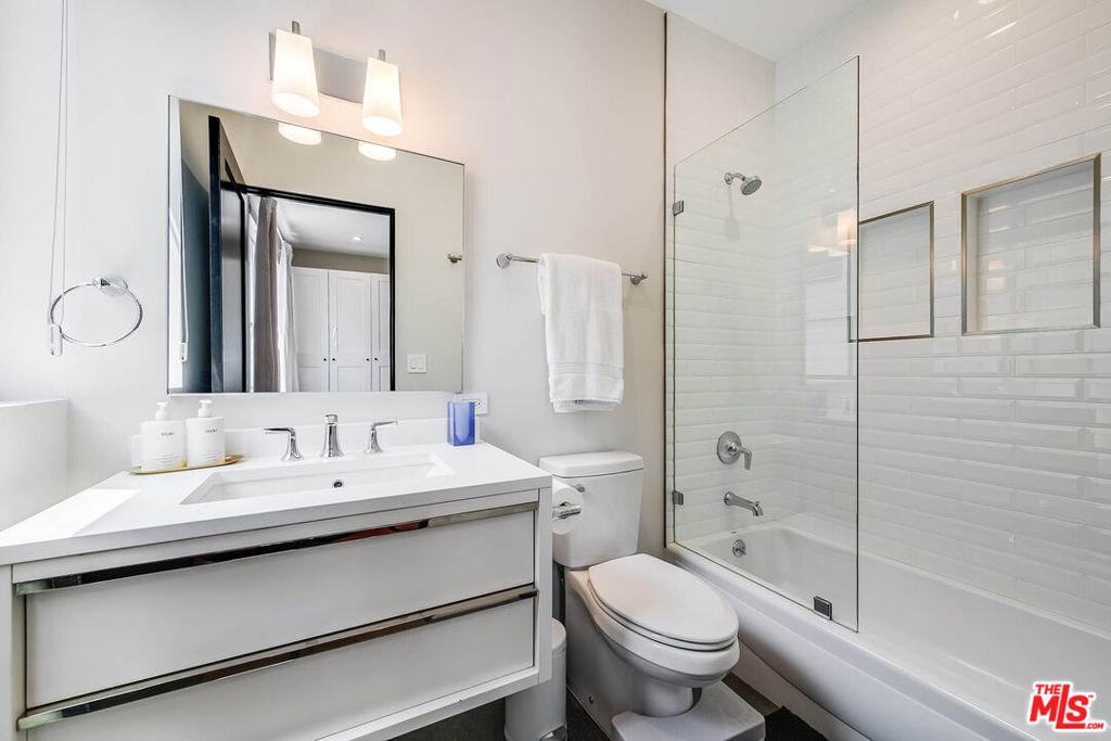 4425 Studio Place Property Photo 32