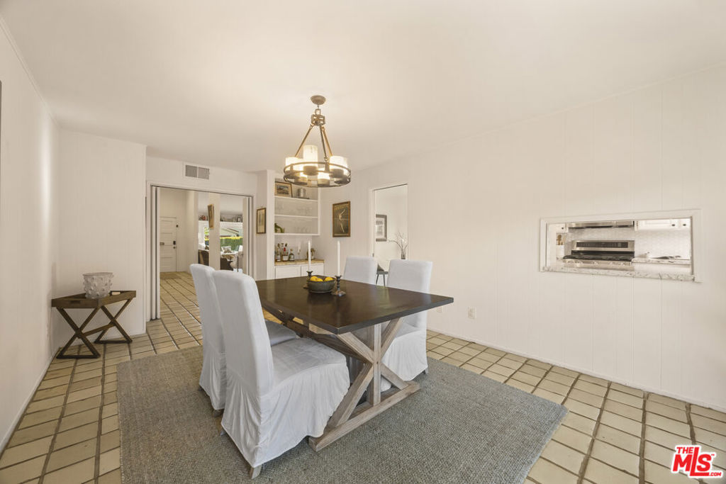 11139 Hortense Street Property Photo 10