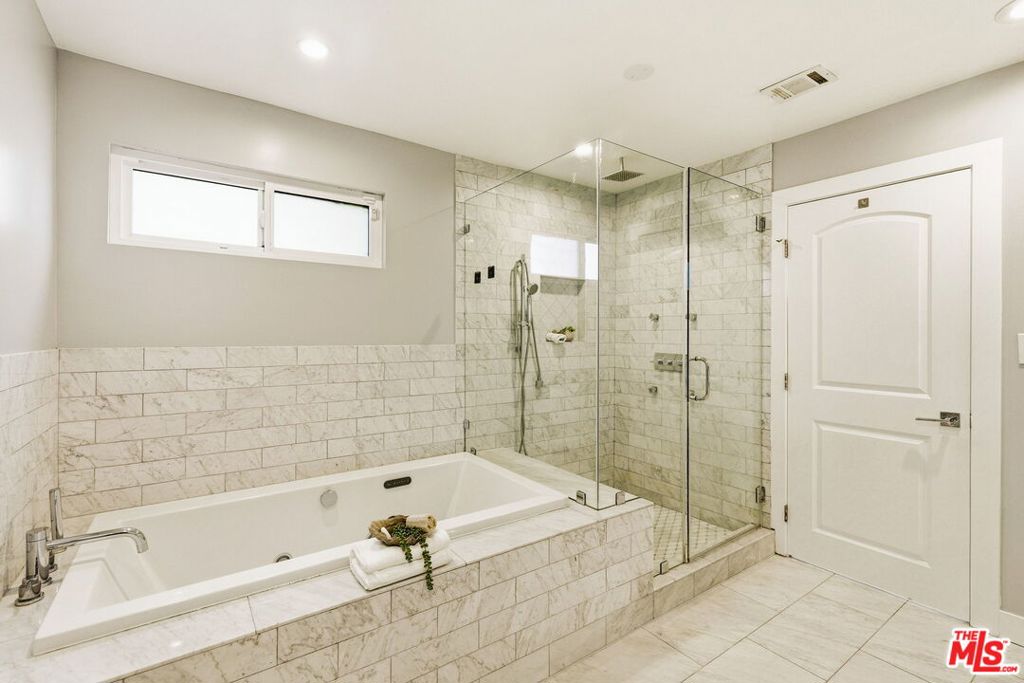 1026 S Windsor Boulevard Property Photo 42