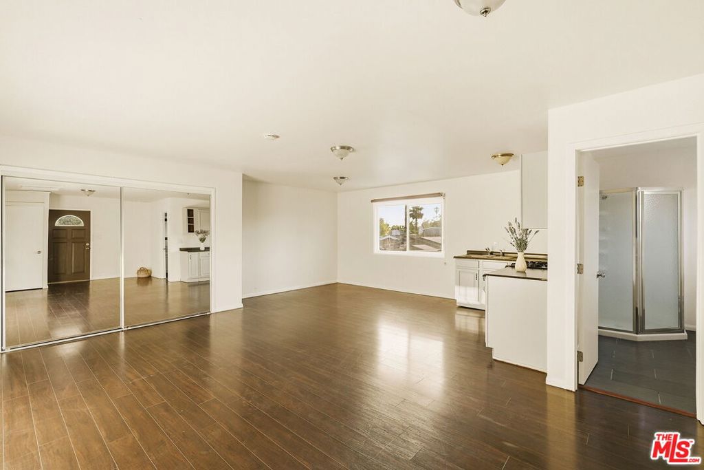 1026 S Windsor Boulevard Property Photo 53