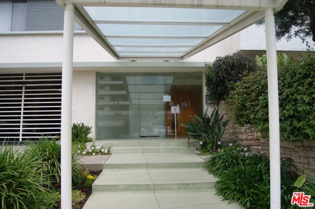10655 Wilshire Boulevard 201 Property Photo 3