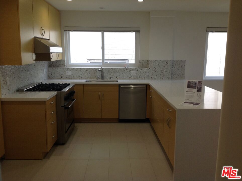 10655 Wilshire Boulevard 301 Property Photo 8
