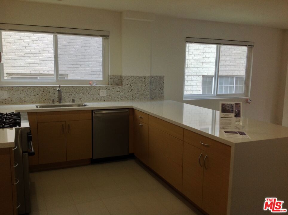 10655 Wilshire Boulevard 301 Property Photo 9