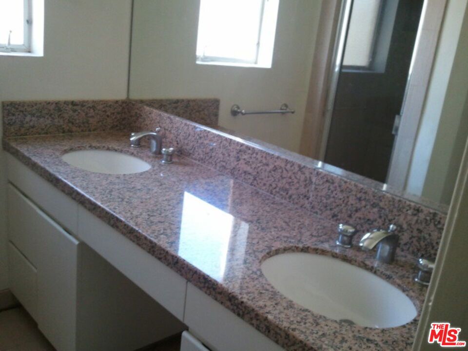 10655 Wilshire Boulevard 305 Property Photo 12