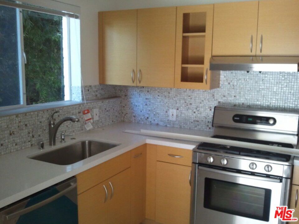 10655 Wilshire Boulevard 305 Property Photo 15