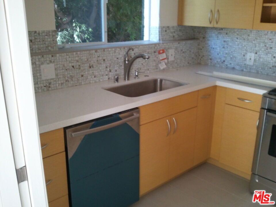 10655 Wilshire Boulevard 305 Property Photo 16