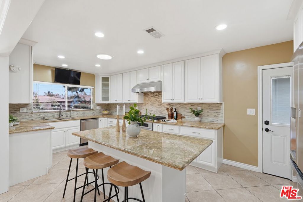 2018 W 147th Street Property Photo 7
