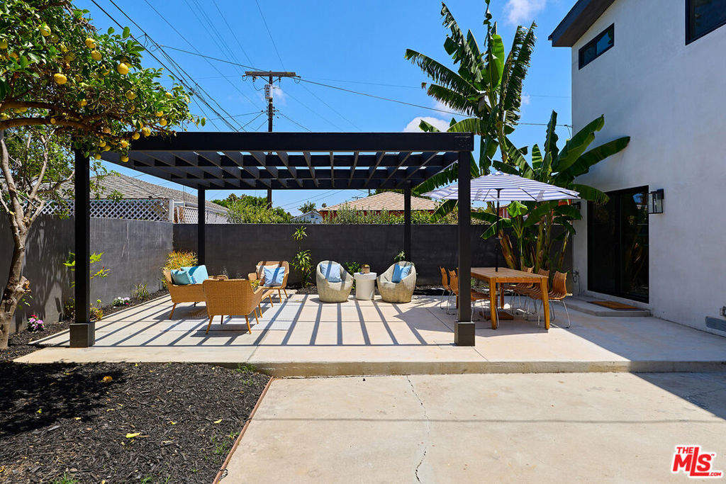 12209 Havelock Avenue Property Photo 2