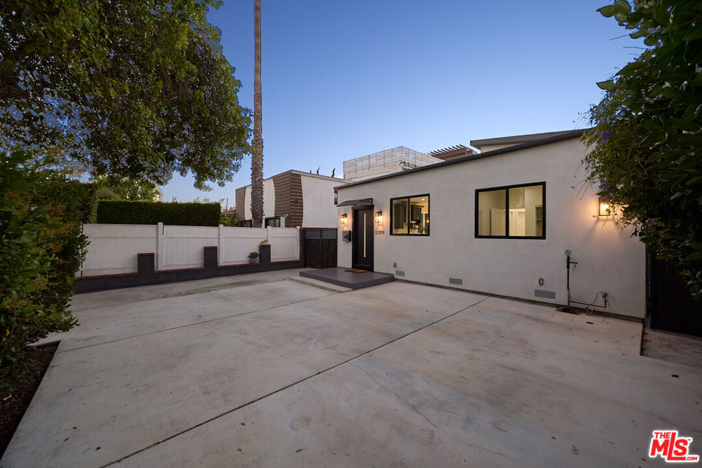 12209 Havelock Avenue Property Photo 35