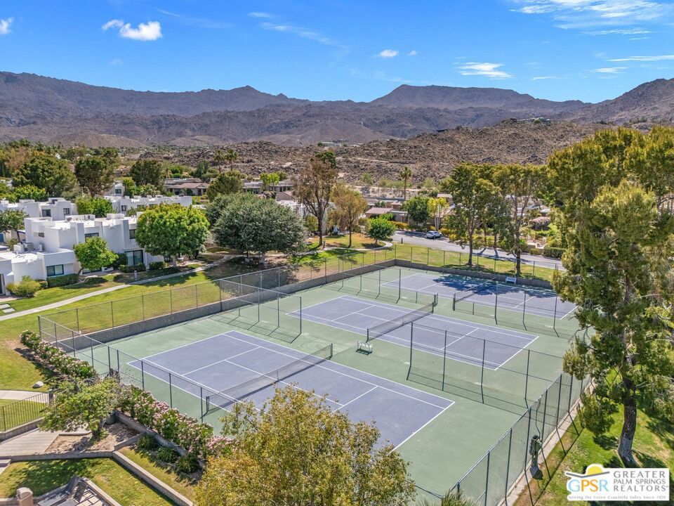 48734 Desert Flower Drive Property Photo 3