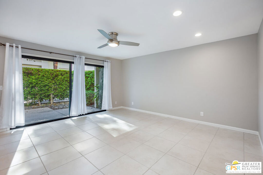 48734 Desert Flower Drive Property Photo 7
