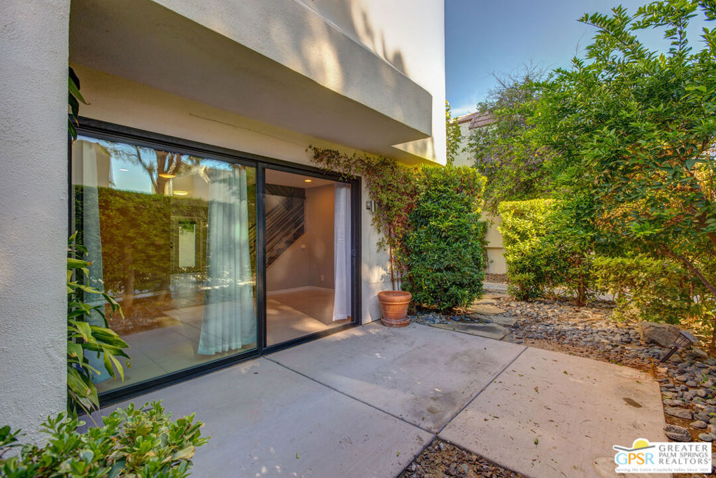 48734 Desert Flower Drive Property Photo 8