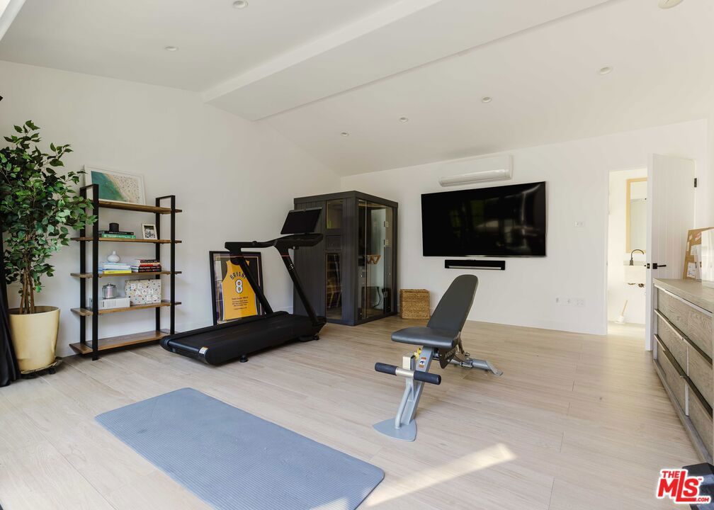 408 Westbourne Drive Property Photo 33