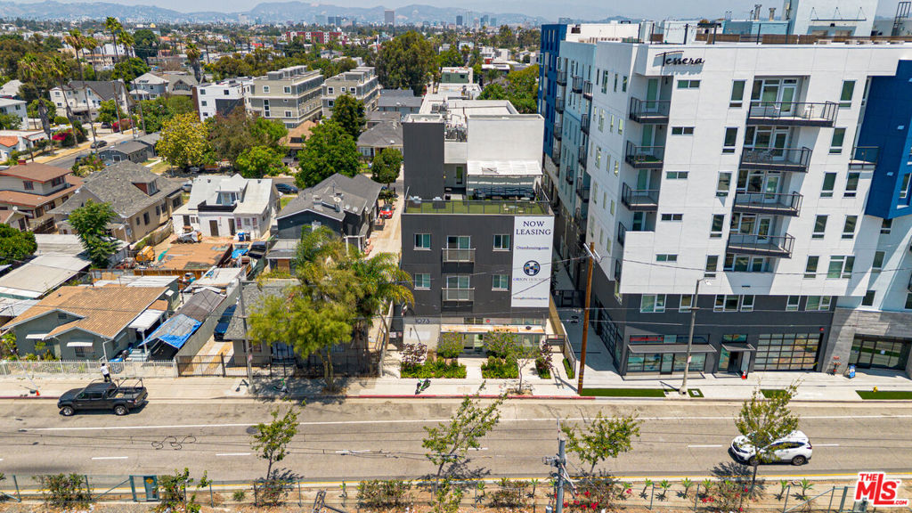 1073 Exposition Boulevard Property Photo 12
