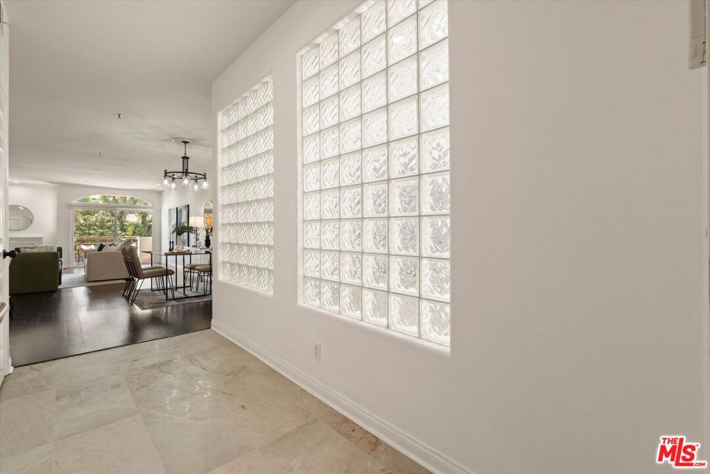 1920 S Beverly Glen Boulevard 101 Property Photo 5