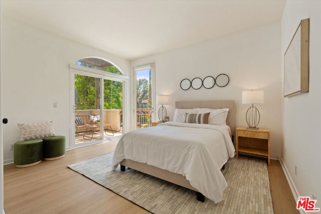 1920 S Beverly Glen Boulevard 101 Property Photo 19