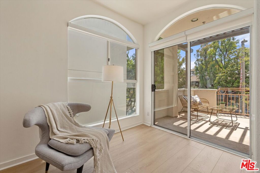 1920 S Beverly Glen Boulevard 101 Property Photo 27