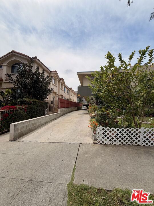 4848 Elmwood Avenue Unit 3 Property Photo 13