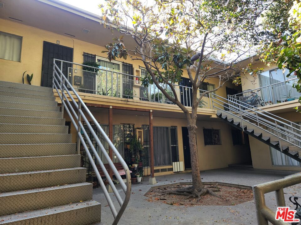 4106 Rosewood Avenue 5 Property Photo 1