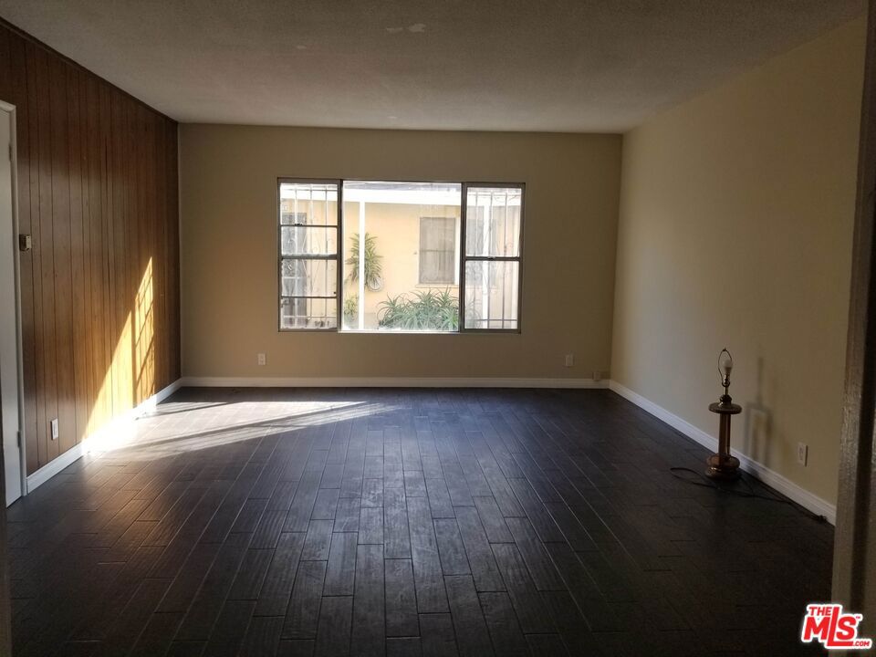 4106 Rosewood Avenue 5 Property Photo 2