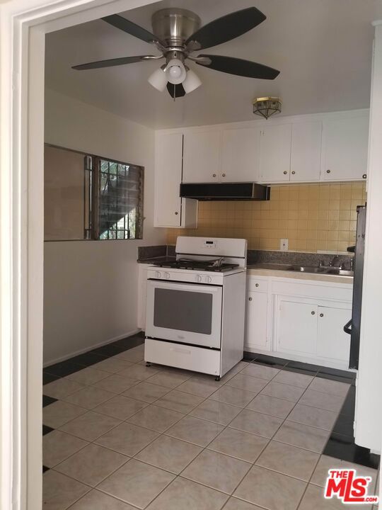 4106 Rosewood Avenue 5 Property Photo 5
