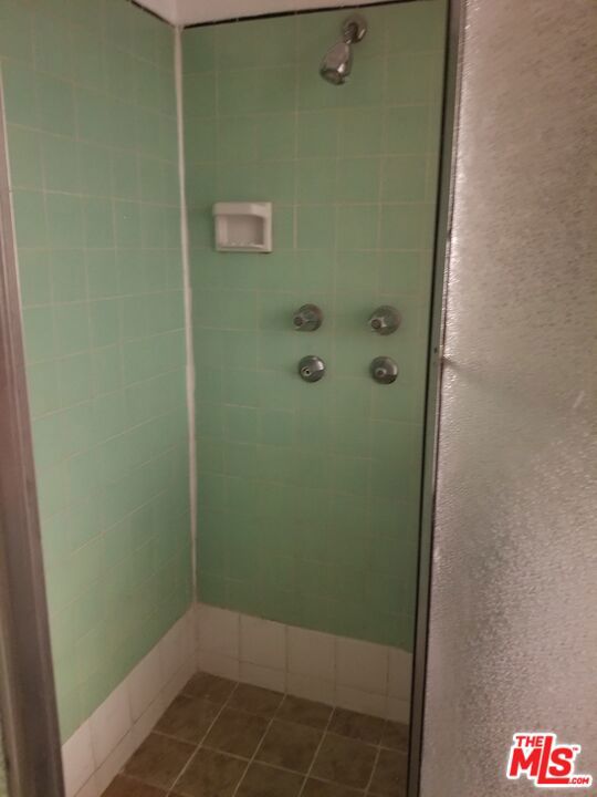 4106 Rosewood Avenue 5 Property Photo 9