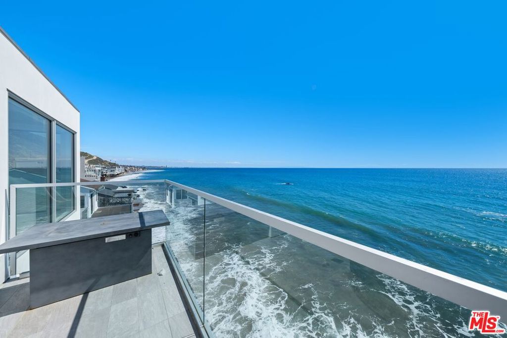 19216 Pacific Coast Highway Property Photo 17