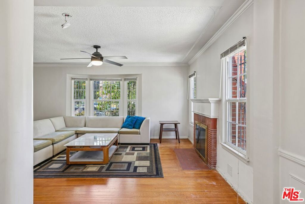 5218 San Vicente Boulevard Property Photo 5