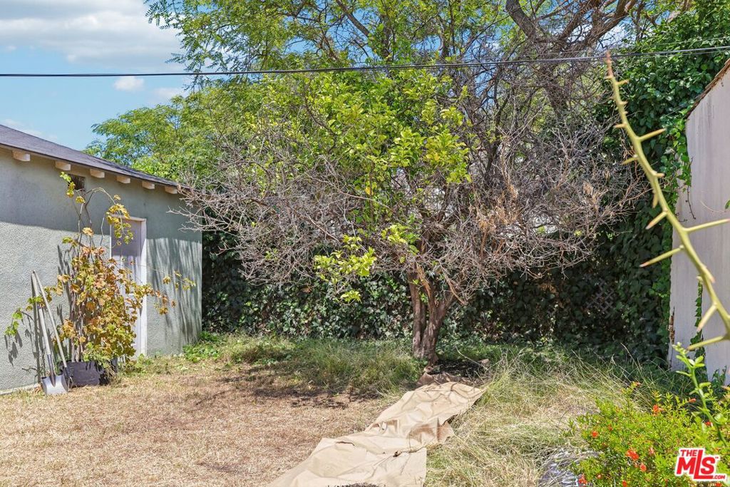 5218 San Vicente Boulevard Property Photo 12