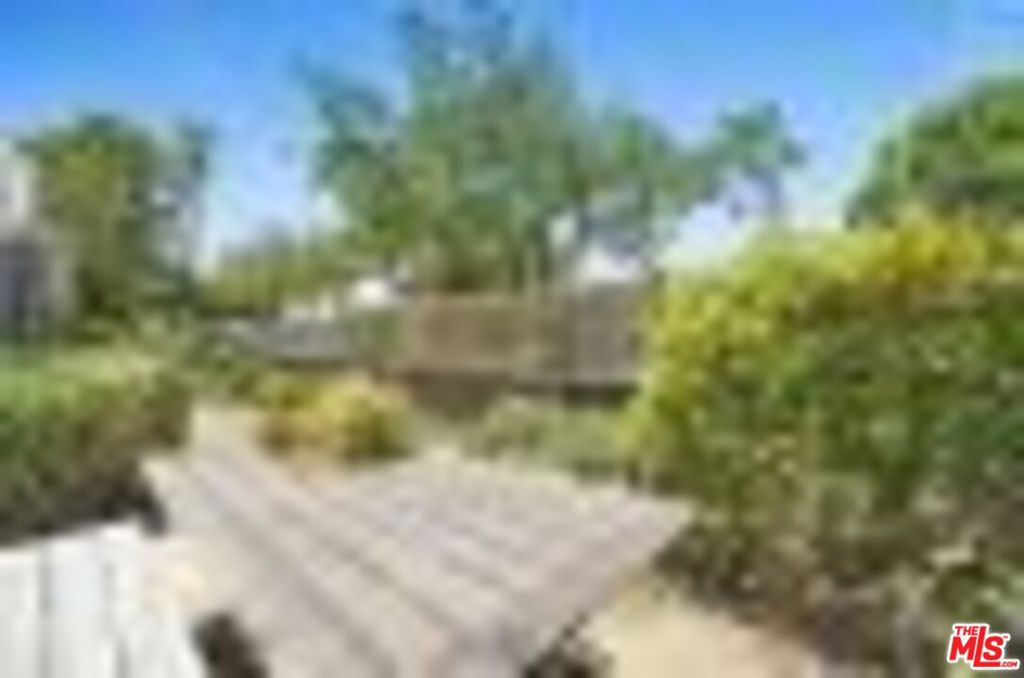 4326 Gateway Avenue Property Photo 6