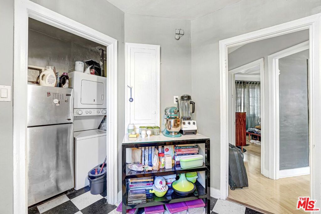 4326 Gateway Avenue Property Photo 15
