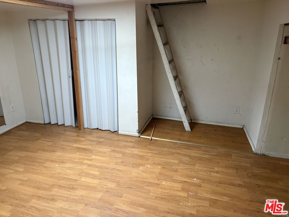 4326 Gateway Avenue Property Photo 22