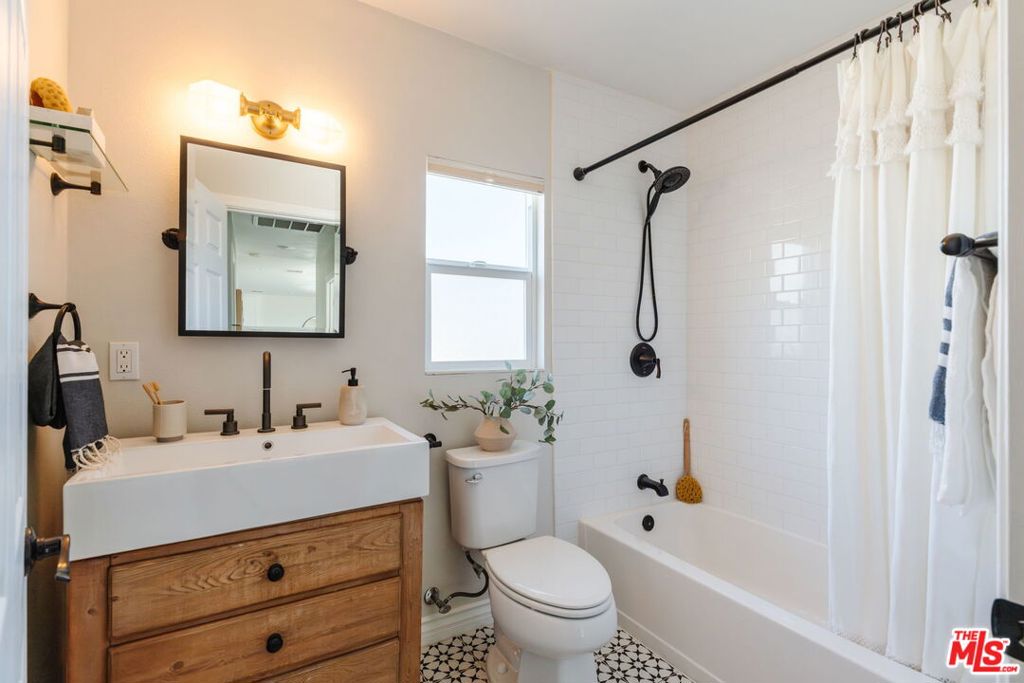 3608 Roseview Avenue Property Photo 16