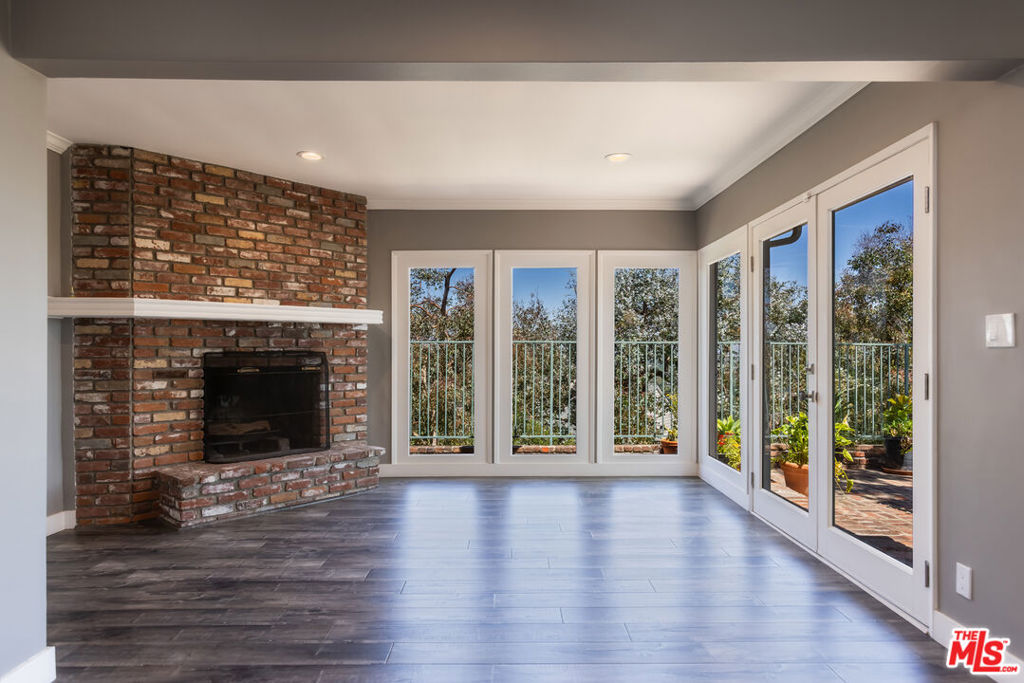 3661 Sunswept Drive Property Photo 6