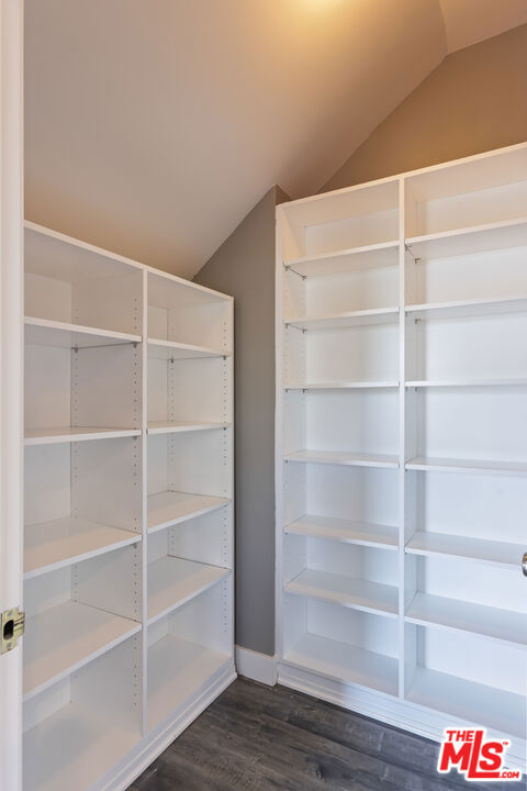 3661 Sunswept Drive Property Photo 9