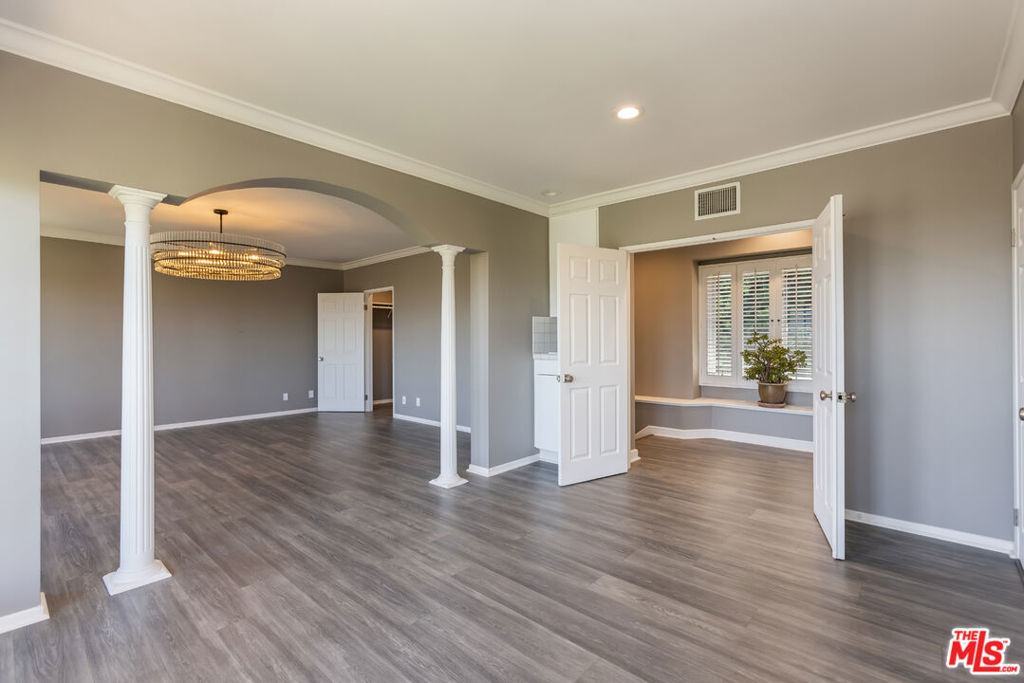 3661 Sunswept Drive Property Photo 15