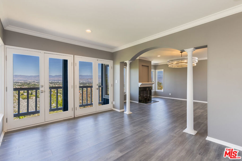 3661 Sunswept Drive Property Photo 16